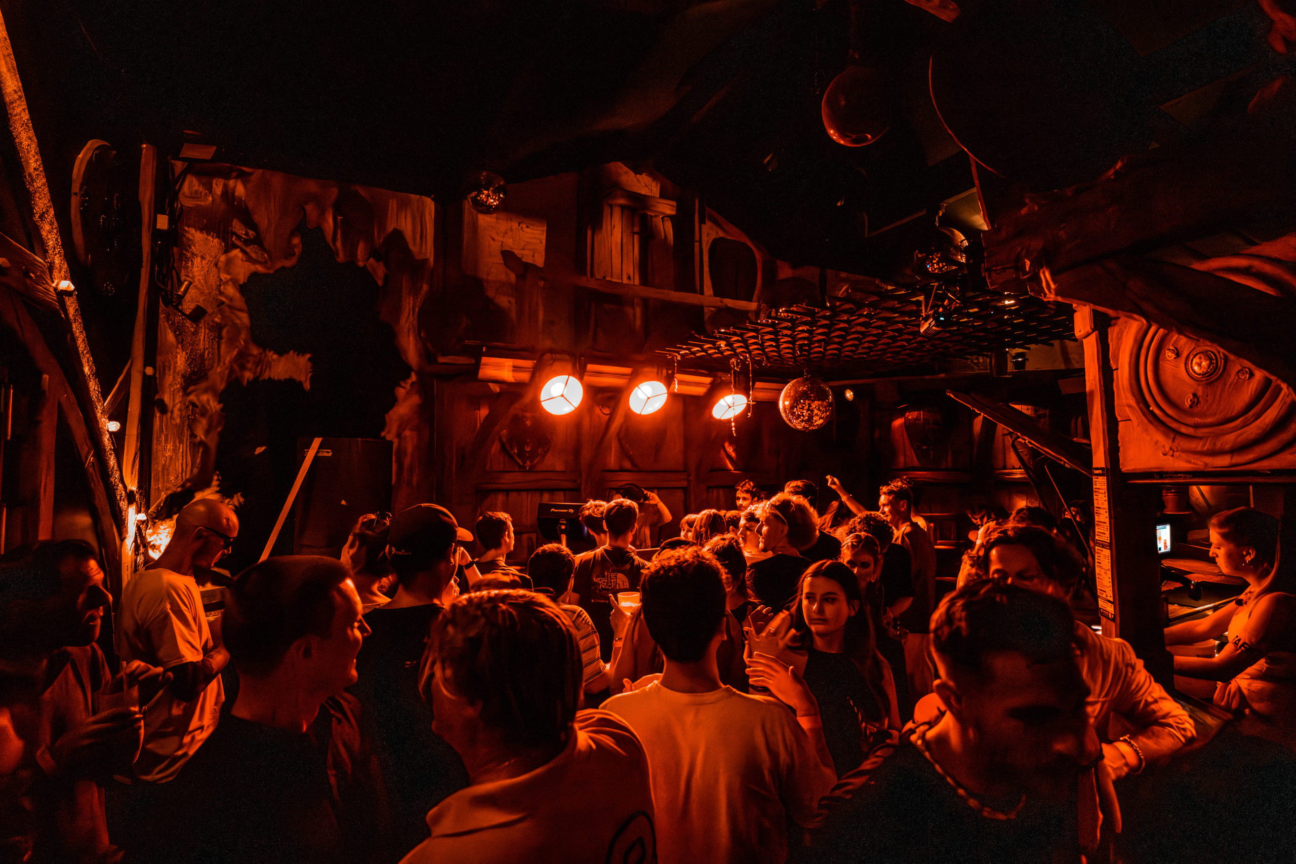 BE281002-65C2-4FEA-B265-7C1B080220D4